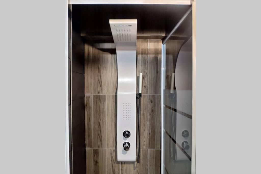 Deluxe Apartment By Prima Lodging Salonicco Esterno foto